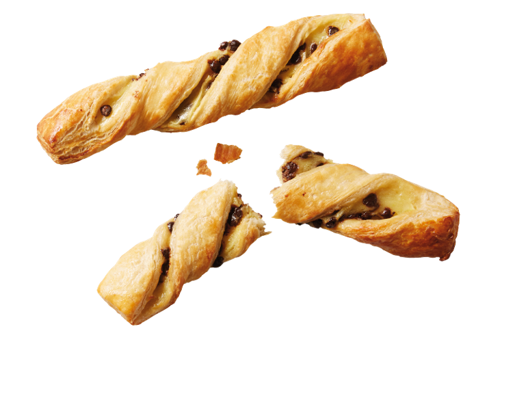 Twists de massa folhada com chocolate, um partido ao meio.