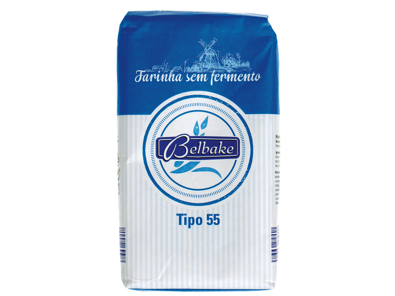 Embalagem de farinha Belbake Tipo 55 sem fermento, com ilustração de moinho de vento.