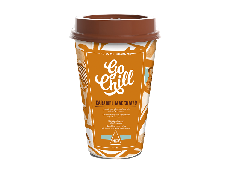 Copo de café Caramel Macchiato com café e caramelo, com a inscrição 'AGITA-ME • SHAKE ME'.