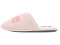 Pantufa rosa com texto 'dream club', vista lateral.