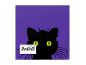 Guardanapo roxo decorado com a ilustração de um gato preto de olhos verdes brilhantes.