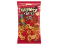 Pacote vermelho de snacks de Halloween sabor ketchup em formas de teias de aranha e morcegos.
