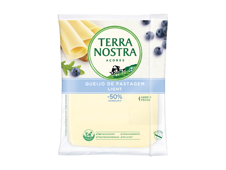 Embalagem de queijo Terra Nostra Light, -50% de gordura, sem lactose, com mirtilos e rúcula.