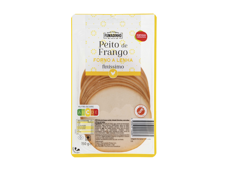 Peito de frango fatiado embalado, sabor a forno a lenha, com informação nutricional.