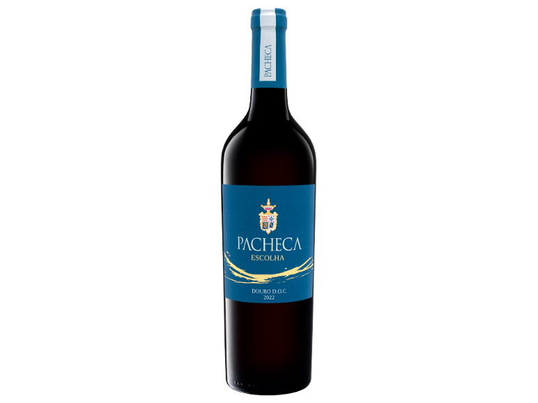 Garrafa de vinho tinto com rótulo azul e dourado, texto 'PACHECA ESCOLHA DOURO D.O.C 2022'