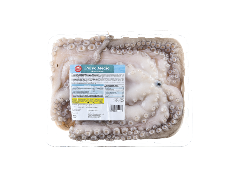 Polvo congelado em embalagem transparente com rótulo de informação nutricional.