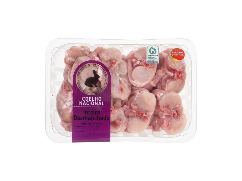 Coelho Nacional Inteiro Desmanchado, carne de coelho fresca cortada em cuvete