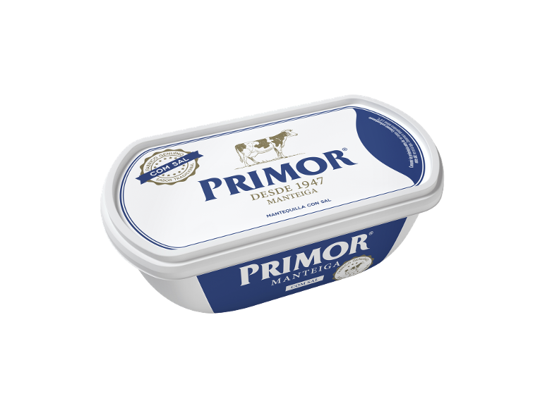 Embalagem de manteiga branca com rótulo azul, com uma vaca e o texto 'DESDE 1947 MANTEIGA COM SAL'.