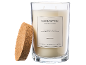 Vela em frasco de vidro com a etiqueta 'Crisp Cotton Scented Candle' e tampa de cortiça.