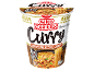 Copo de noodles instantâneos com sabor a caril japonês, pronto em 3 minutos.