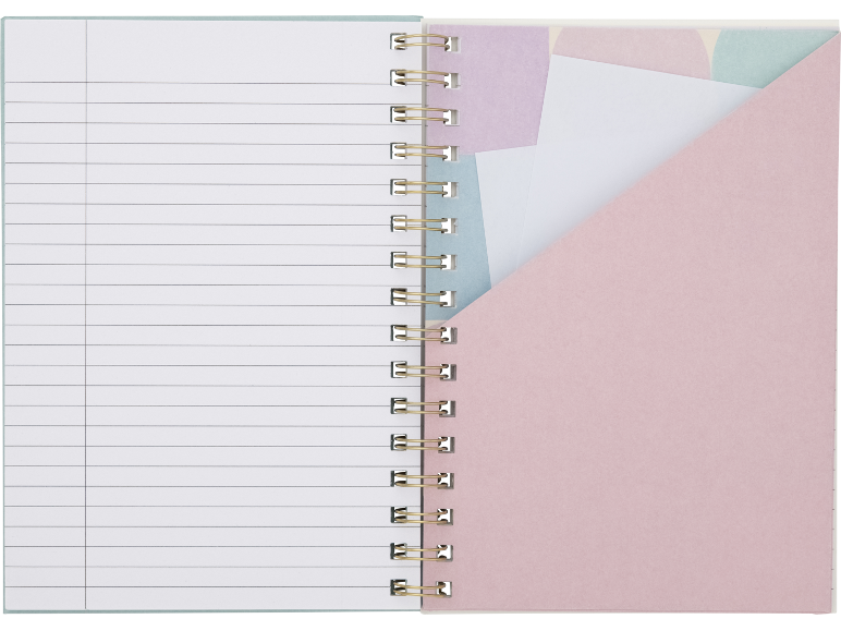 Caderno de argolas com páginas pautadas e bolso interior em tons pastel.