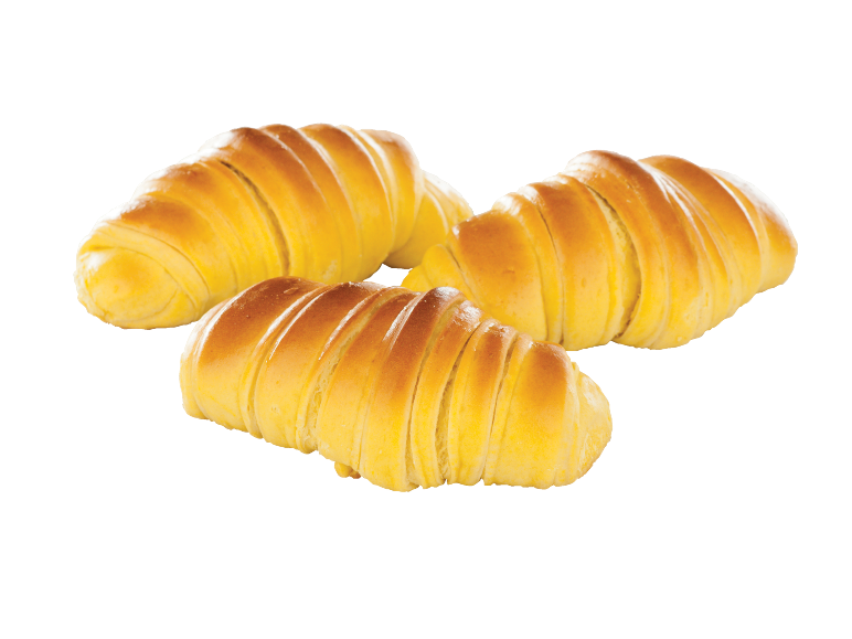 Três croissants dourados de manteiga, dispostos sobre um fundo branco.