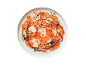 Carpaccio de tomate com queijo, ervas e vinagre balsâmico.