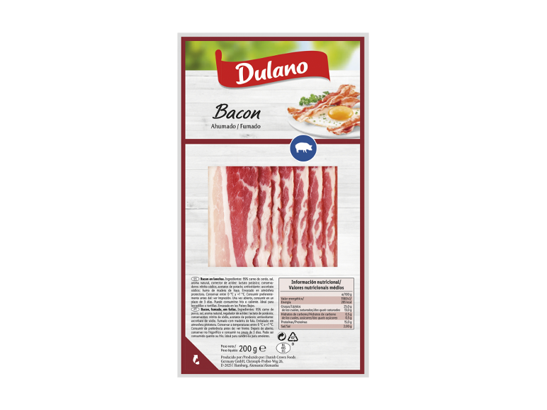 Embalagem de bacon fumado em fatias com informação nutricional.