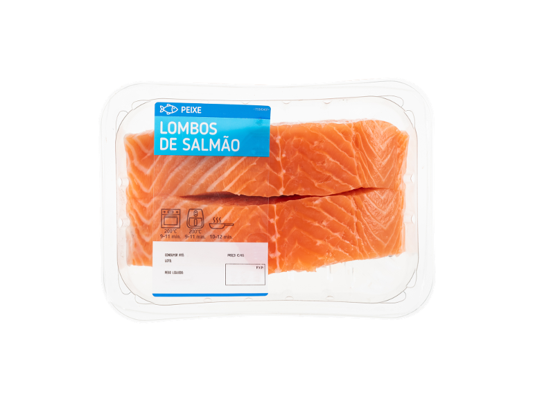 Lombos de salmão embalados com instruções de cozedura e informações de preço.