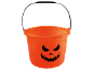 Balde laranja de Halloween com rosto de abóbora.