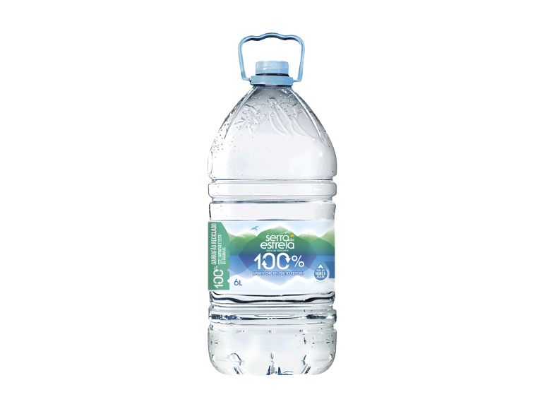 Garrafão de água de 6 litros feito de plástico 100% reciclado.