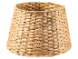 Cesto de vime de cor natural com formato cónico.