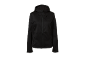 Casaco softshell preto com capuz e fecho frontal.