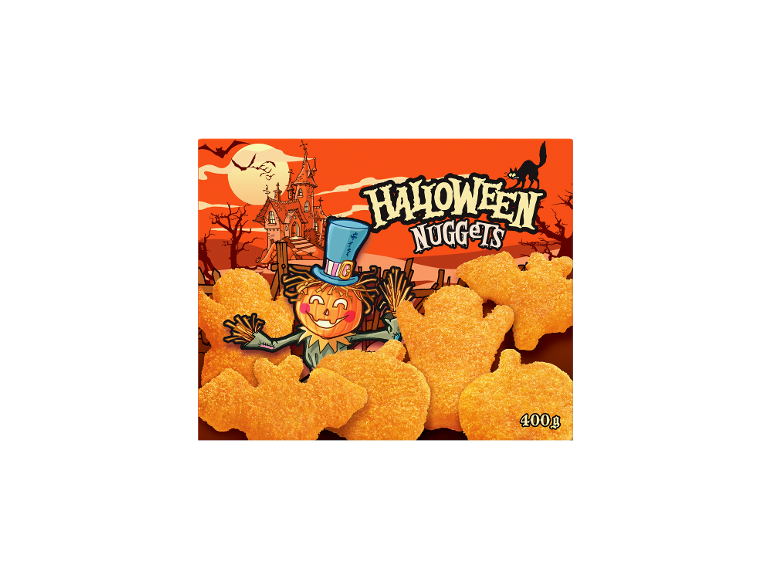 Nuggets de frango com tema de Halloween em formas de abóbora, morcego e fantasma, com um espantalho.