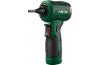 Bomba de ar sem fio com bico, verde e preta, sobre fundo preto.