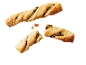 Twists de massa folhada com chocolate, um partido ao meio.