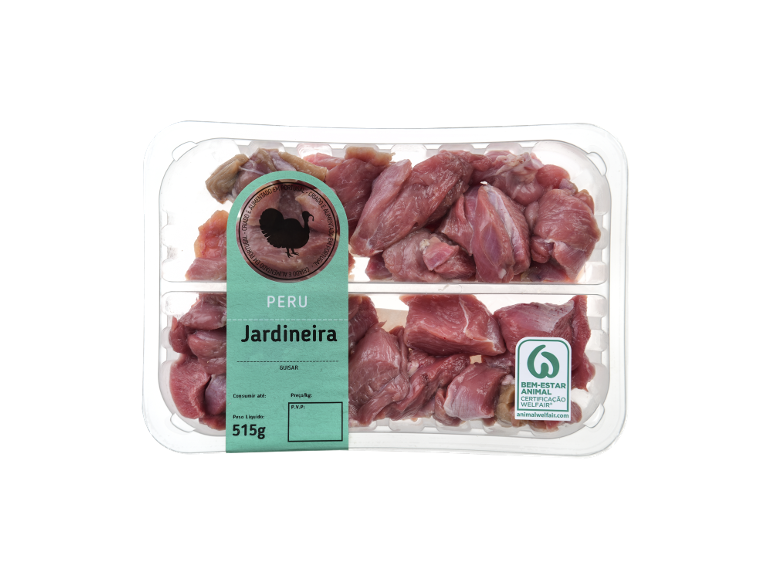 Duas embalagens transparentes de pedaços de carne de peru para guisar, peso total 515g.