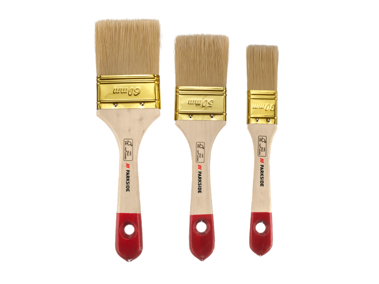 Conjunto de três pincéis de pintura nos tamanhos 60mm, 50mm e 30mm.