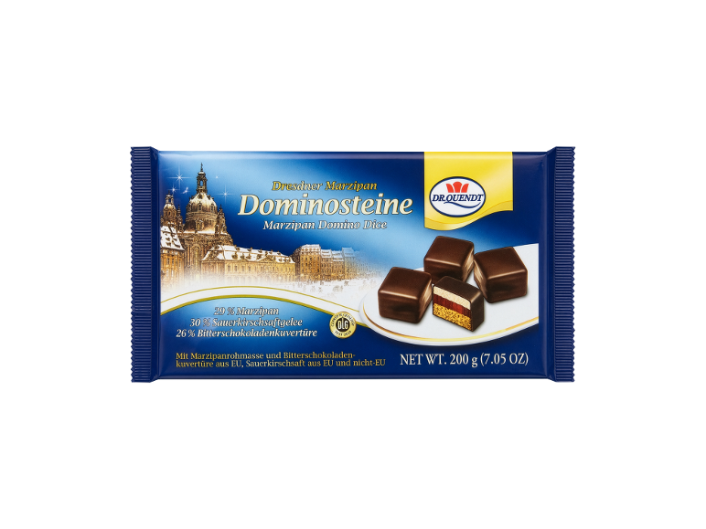 Dominós de maçapão de Dresden com geleia de cereja azeda e cobertura de chocolate preto.