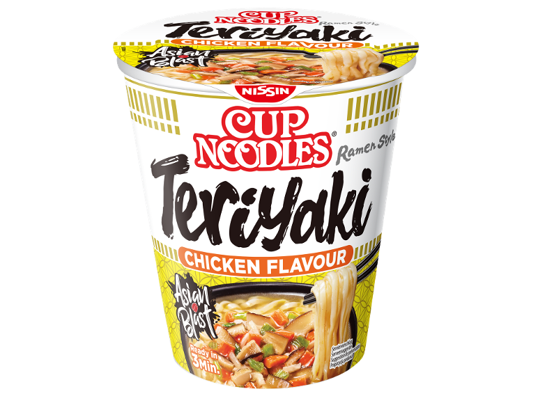Copo de noodles ramen com sabor a frango teriyaki, pronto em 3 minutos.