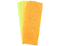 Três panos de limpeza de microfibra coloridos em verde, amarelo e laranja.