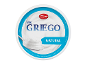 Iogurte grego natural em embalagem redonda com uma colher.