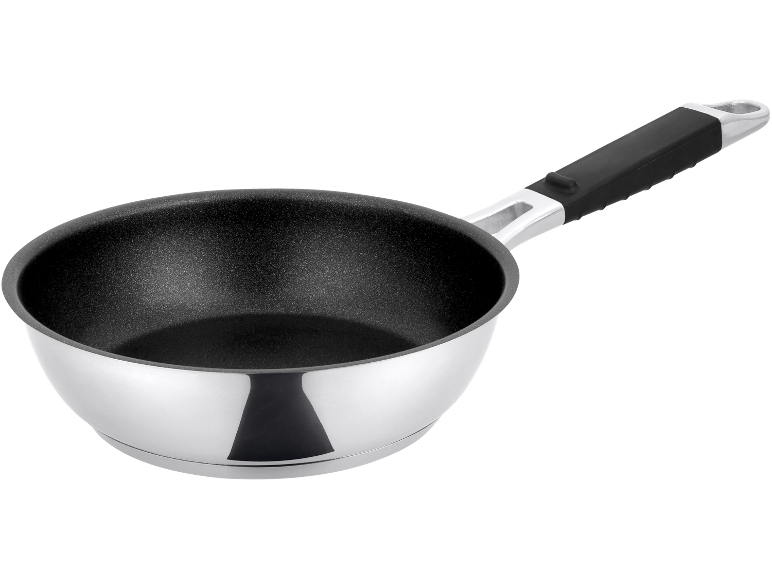 Frigideira prateada com revestimento antiaderente preto e cabo preto.
