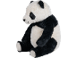 Urso de peluche panda preto e branco sentado, com um sorriso gentil.