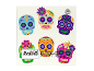 Embalagem de guardanapos de papel decorados com caveiras coloridas do Dia dos Mortos.