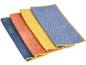 Conjunto de quatro panos de microfibra coloridos para limpeza.