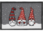 Capacho de Natal com três gnomos, um com o texto 'Merry Christmas'.