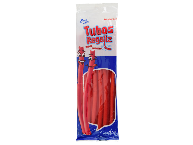 Saco de doces vermelhos em forma de tubo com sabor a morango.