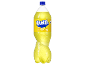 Garrafa de refrigerante de limão com bolhas, com rótulo que diz „lemon” e „3% juice”.