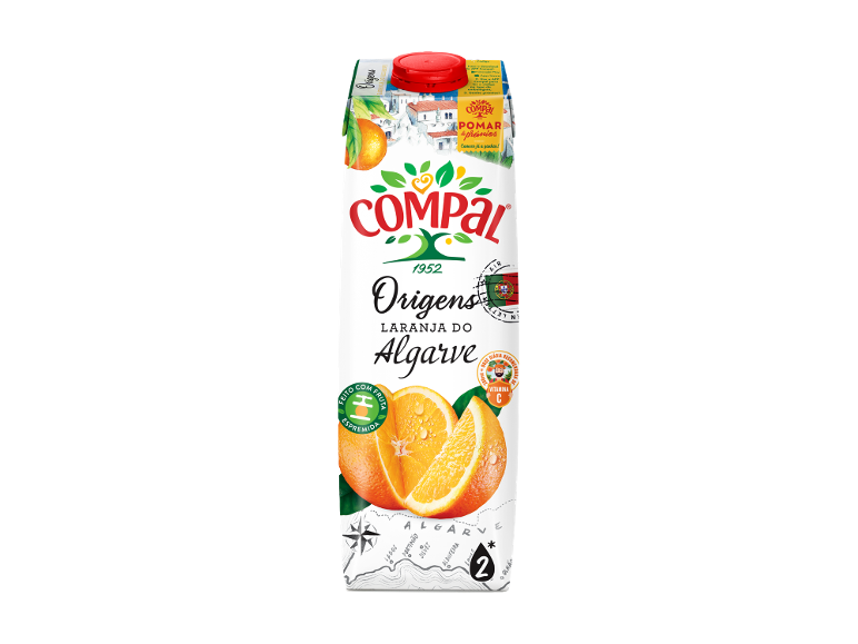 Sumo de laranja do Algarve, com laranjas espremidas e vitamina C.