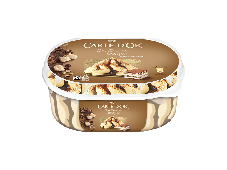 Gelado com sabor a tiramisù em embalagem, com pedaços de biscoito e grãos de café.