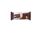 Bolo de chocolate com Nutri-Score E, embalado em invólucro castanho.
