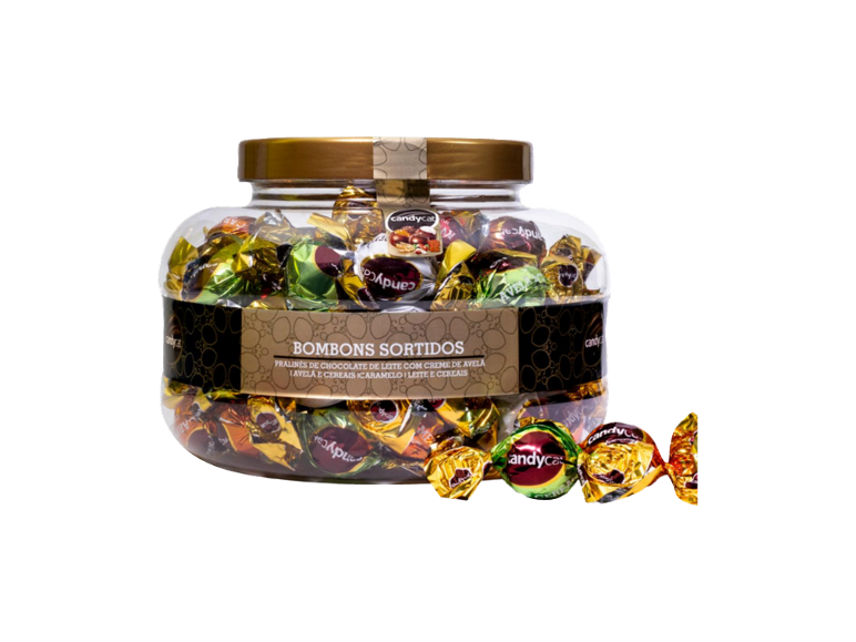 Frasco de bombons de chocolate sortidos com embalagens brilhantes.