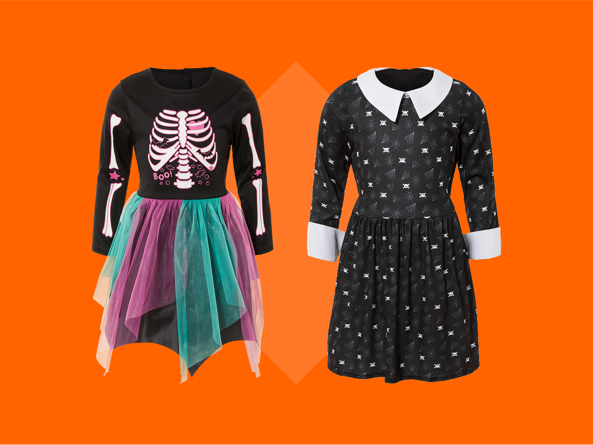 Dois vestidos de Halloween para crianças: um esqueleto com saia de tule e um vestido preto com gola branca.