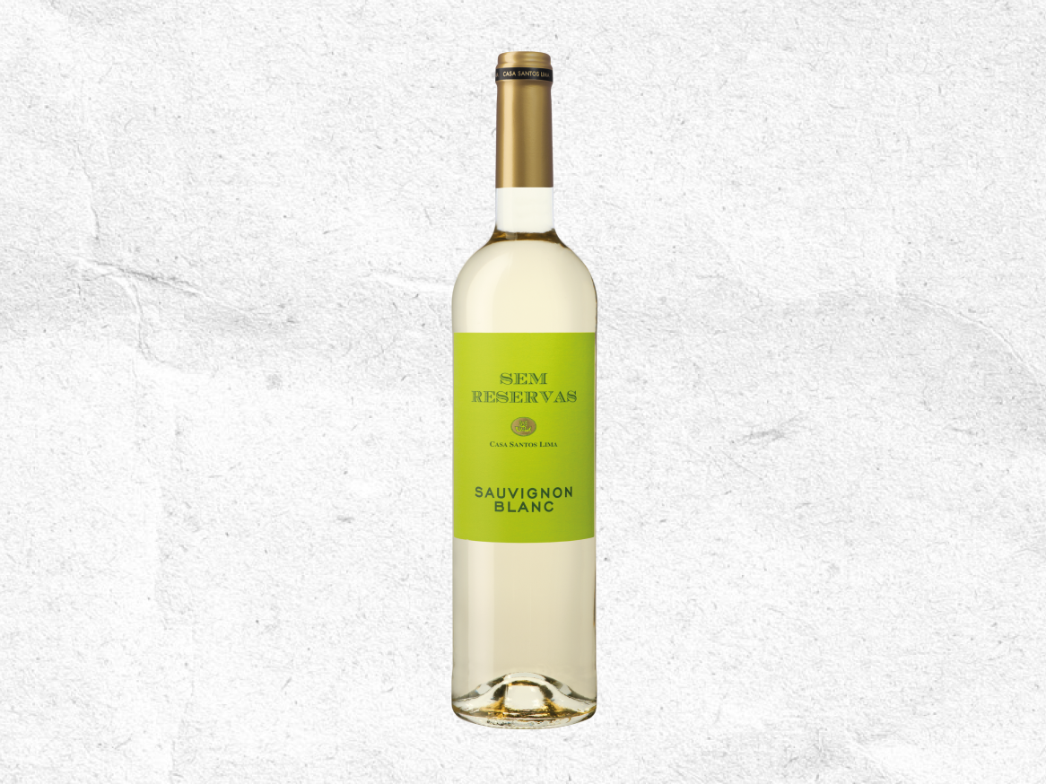 Garrafa de vinho branco Sauvignon Blanc com rótulo verde e texto 'SEM RESERVAS'.