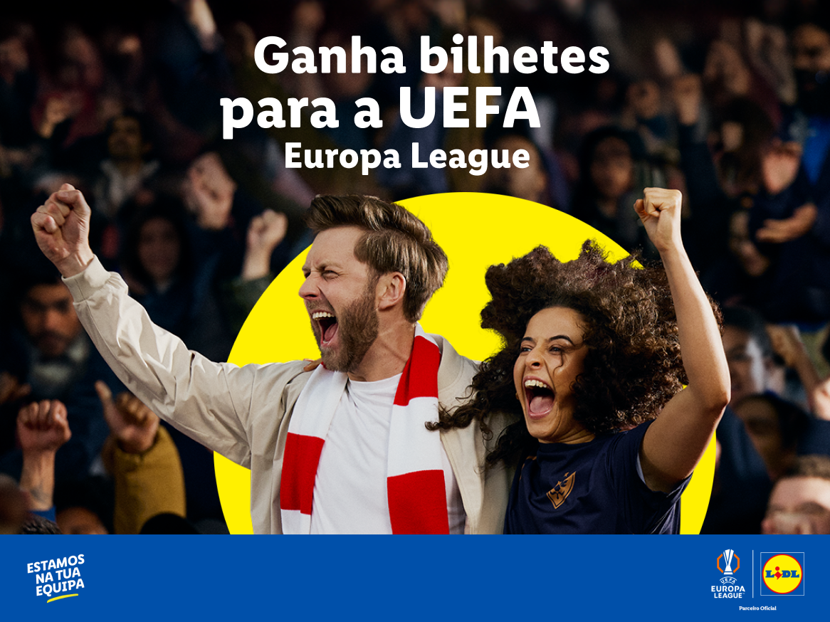 Pessoas torcendo em um estádio de futebol com texto 'Ganha bilhetes para a UEFA Europa League'.