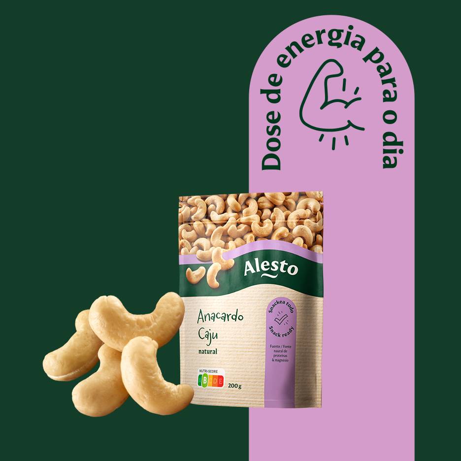 Um pacote de cajus com a frase 'Dose de energia para o dia' e um ícone de braço musculoso.