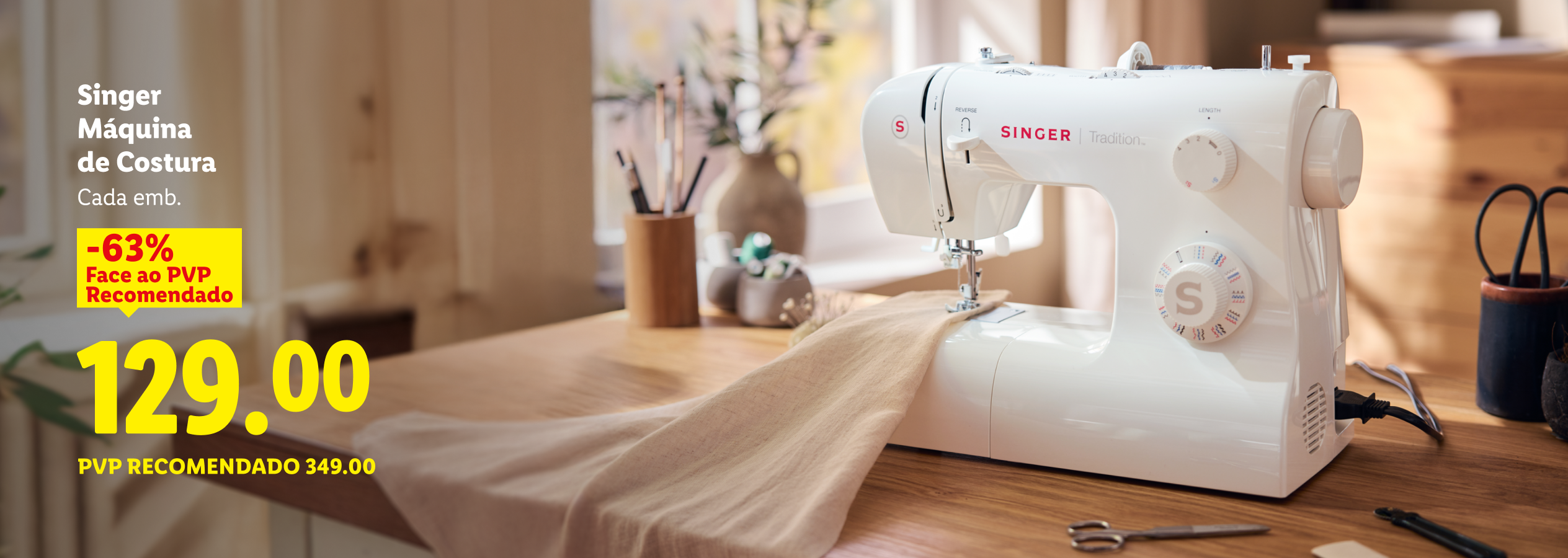 Máquina de costura branca com 63% de desconto, agora 129,00€, antes 349,00€.