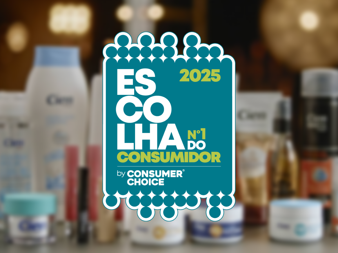 Prêmio Consumer Choice 2025: Escolha do Consumidor nº1, com produtos de beleza em segundo plano.