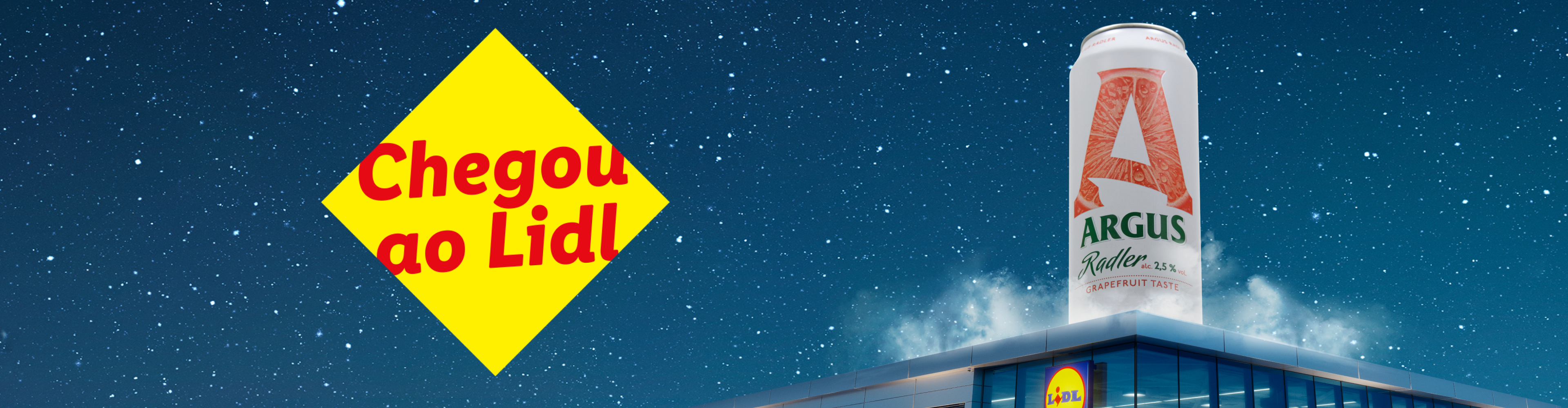 Lata gigante de Argus Radler Toranja no topo de um Lidl, com a frase 'Chegou ao Lidl'.